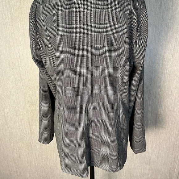 Torrid Black and Gray Checkered Blazer Size 00=Size 10 Medium/Large - Picture 7 of 11